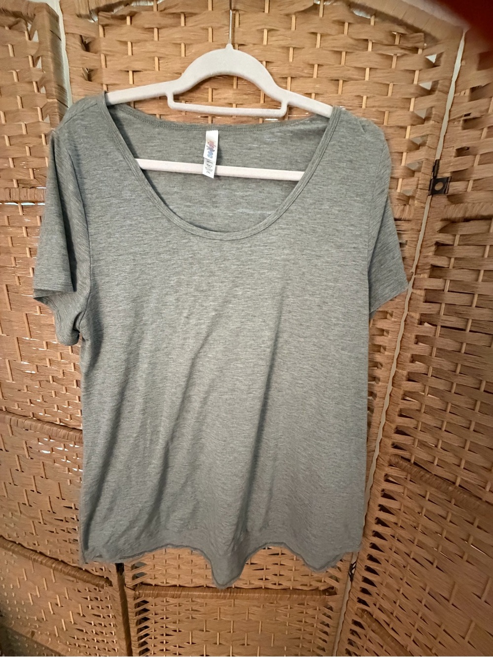 LuLaRoe Scoop Neck Short Sleeve Tee - Heather Gray